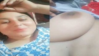 Muslim housewife showing milky leaked video